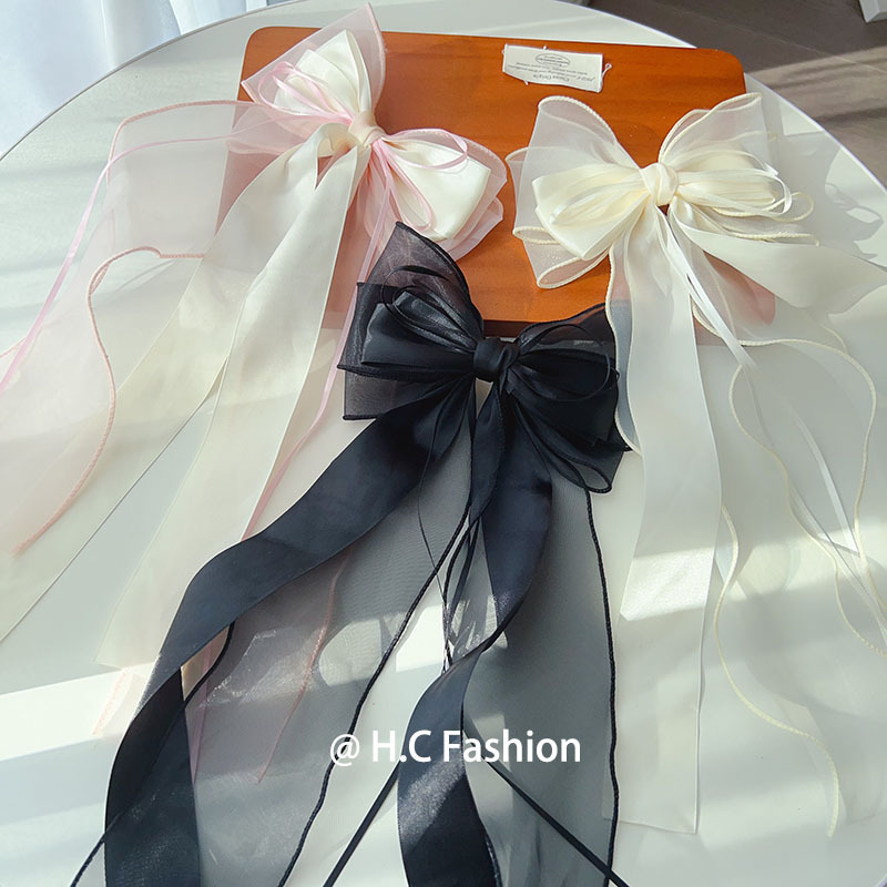 French bow ribbon hair clips, light luxury, niche style, individual, high-end, gentle hair accessories, exquisite design sense headwear Application Scenario