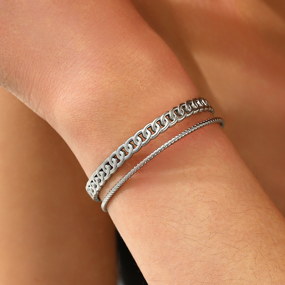 New cross-border original light luxury bracelet from Europe and America, gold-plated chain design, with a high-end feel, is selling well at the opening. Factory direct sales Application Scenario