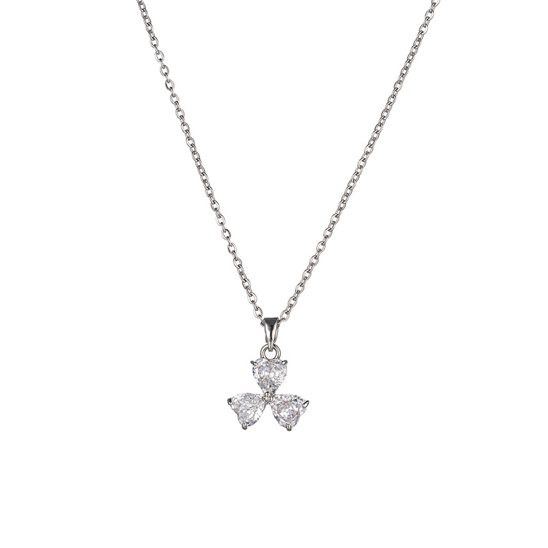 A Korean version of a niche design with three heart-shaped clover necklaces, simple and versatile for women, zircon pendant, and exquisite collarbone chain Item Picture