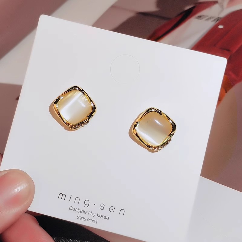 Light luxury and simple geometric square cat's eye stone stud earrings, fashionable and versatile for women, elegant diamond-encrusted earrings and elegant earrings wholesale details Picture