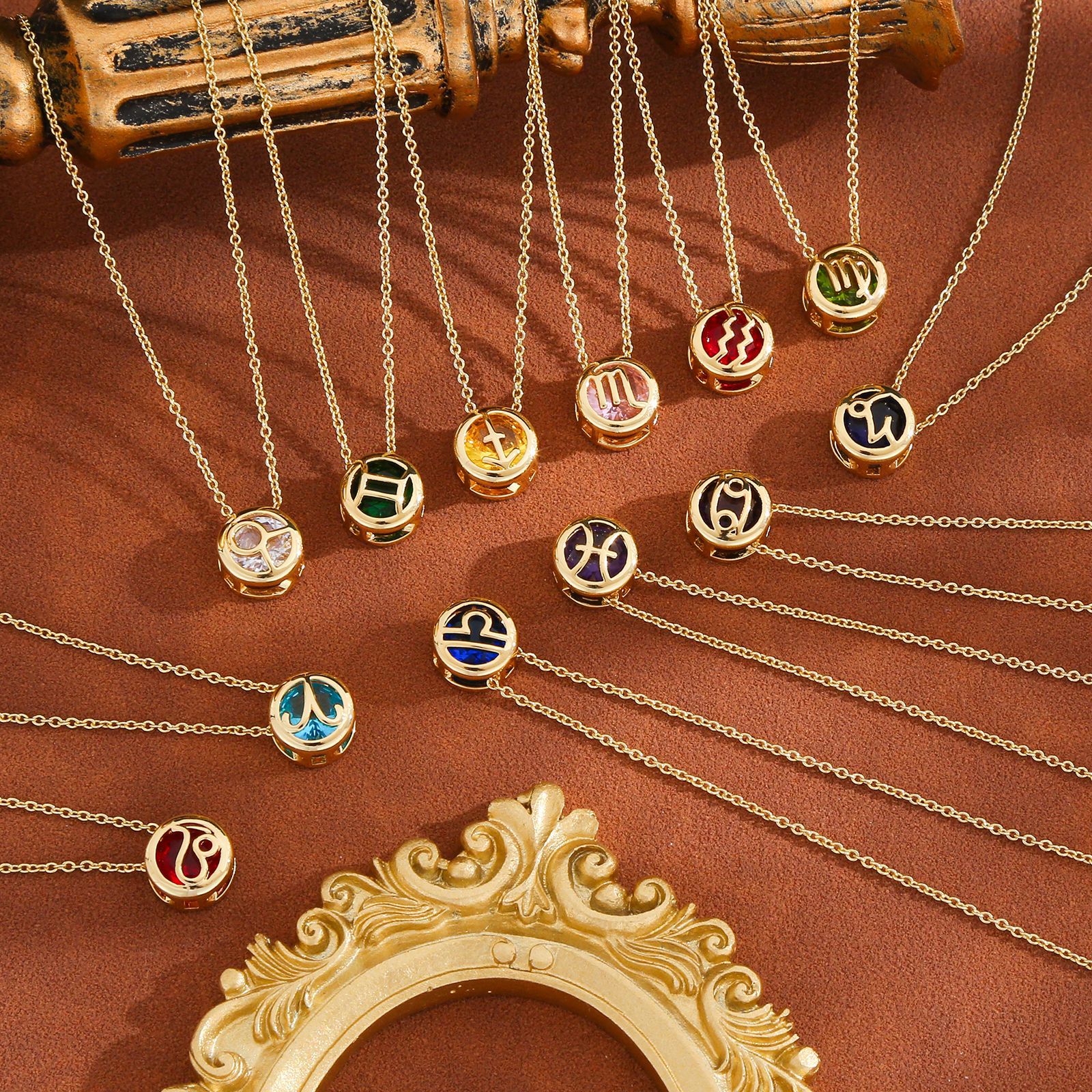 The double-sided hollowed-out 12-zodiac sign necklace is versatile. The 12-birthday hollowed-out zircon pendant collarbone chain is gold-plated to retain its color full figure