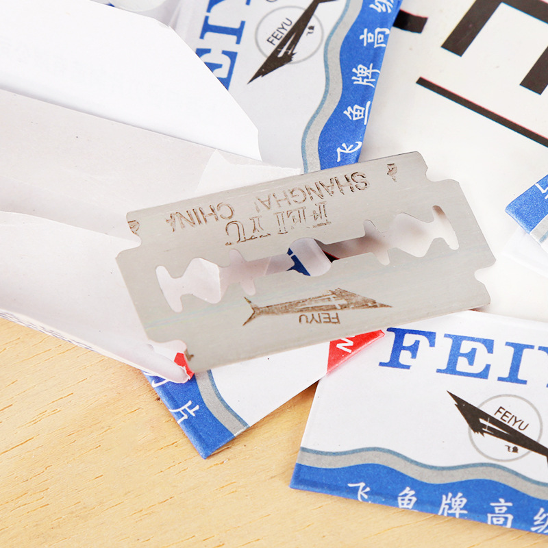 The manufacturer supplies stainless steel double-sided blades, classic old-fashioned manual shavers, flying fish razors and eyebrow trimming blades Specification drawing