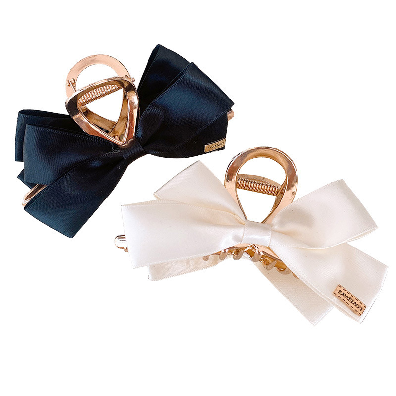 Silk bow large scratch clip, a Korean Internet celebrity style French retro shark clip, a large hair clip at the back of the head Item Picture