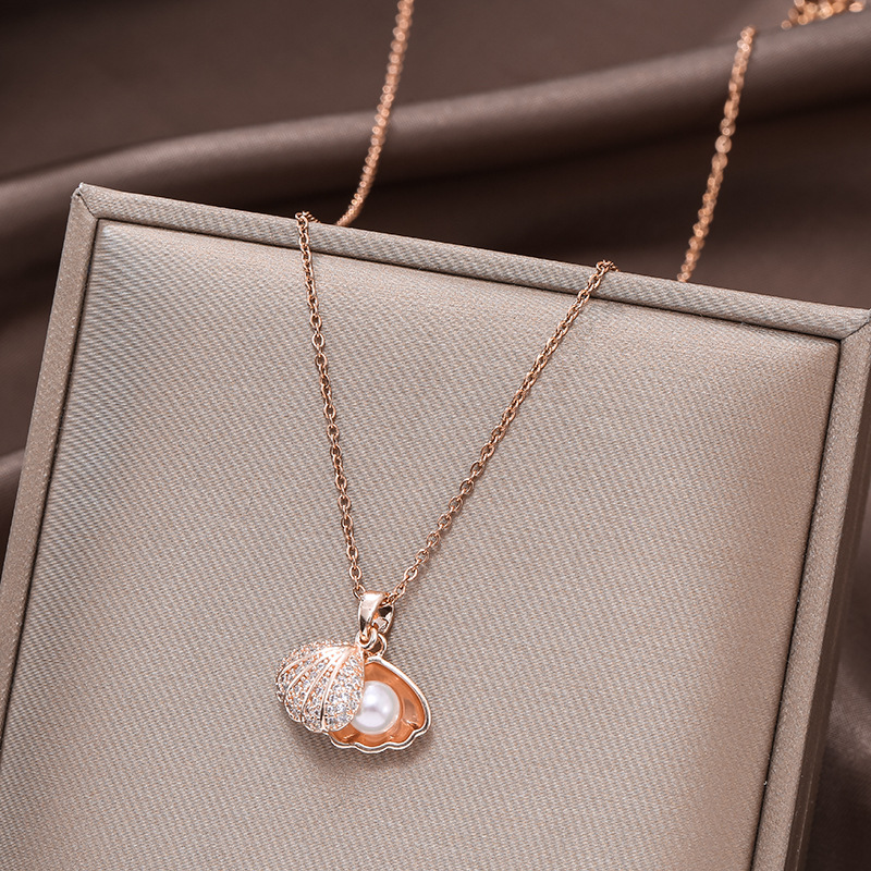 Korean 18k rose gold shell pearl pendant that doesn't fade, a popular diamond-encrusted collarbone chain with a niche design sense Specification drawing