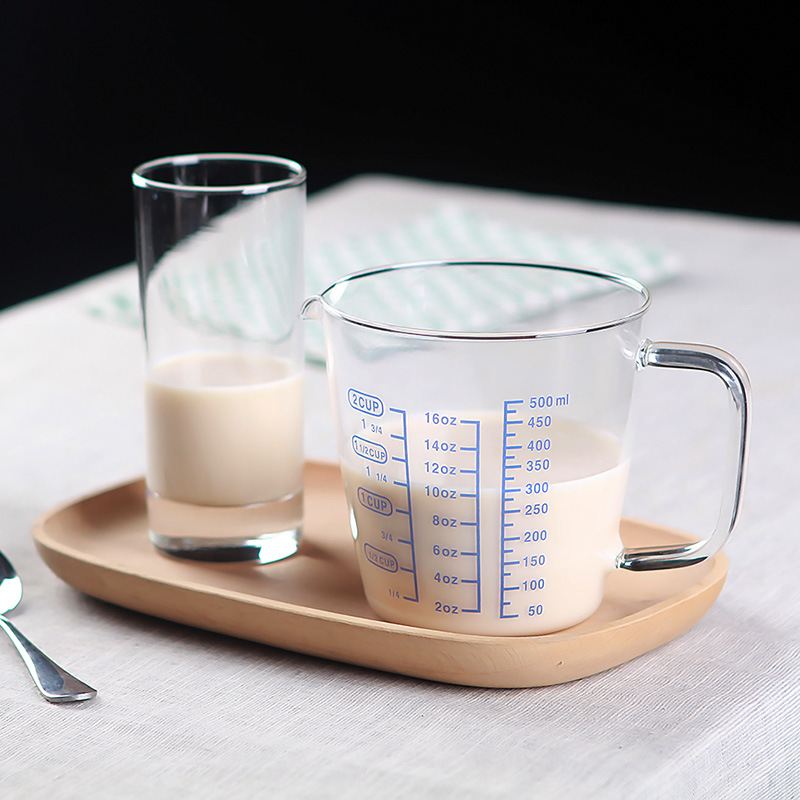 Thickened glass measuring cup with scale handle, kitchen baking special cup, household egg beater cup, flour glass measuring cup Application Scenario