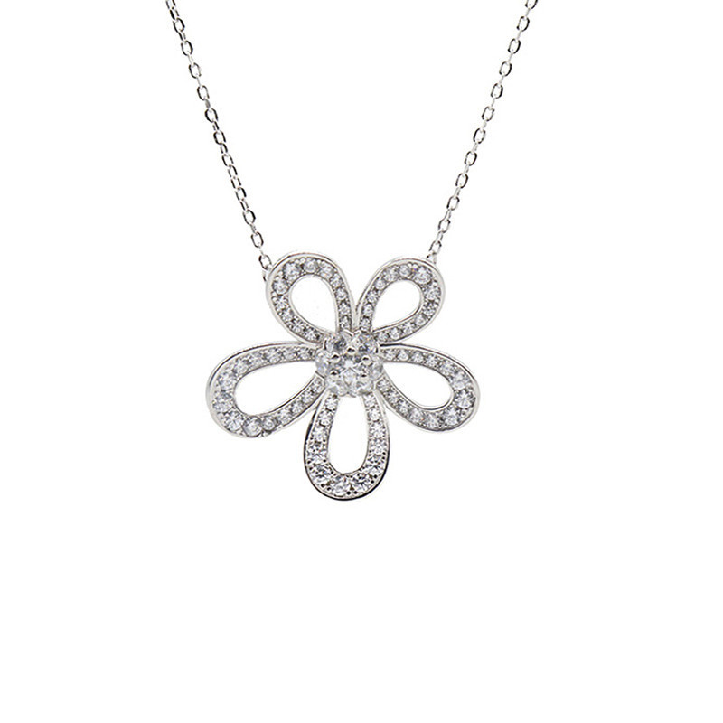 Korean style light luxury zircon large flower pendant titanium steel necklace, women's fashion versatile full diamond collarbone chain wholesale Item Picture