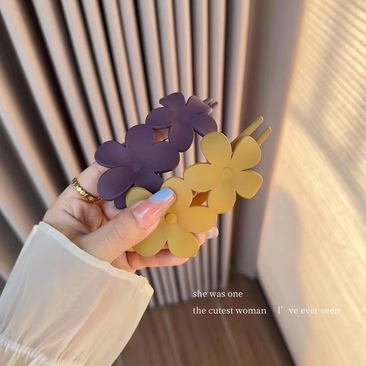 Acrylic flower duckbill clip matte large hairpin summer new style back head coil hair clip hair accessory with a high-end feel Specification drawing