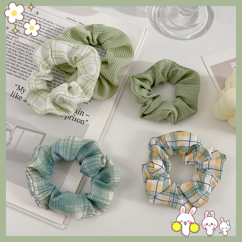 Forest-style Xianmei hair Band 2023 New style green pig intestine high-end simple leather band hair band for women Application Scenario