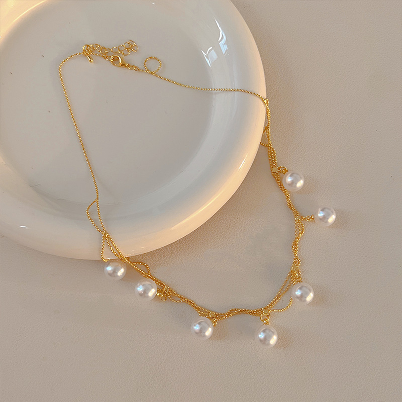 Light luxury lace pearl necklace for women, Japanese and Korean style, high-end feel, niche design, court style pearl collarbone chain Application Scenario