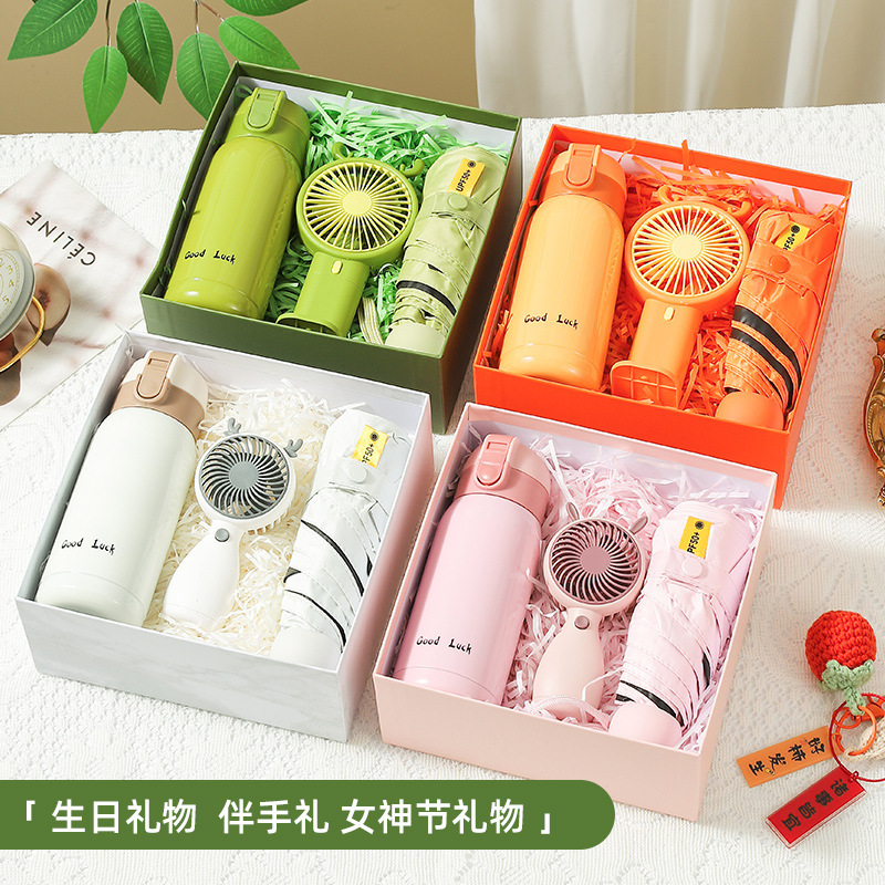 The souvenir box can be printed with a logo. It is a practical gift for employees' birthday presents, business company events, and graduation full figure