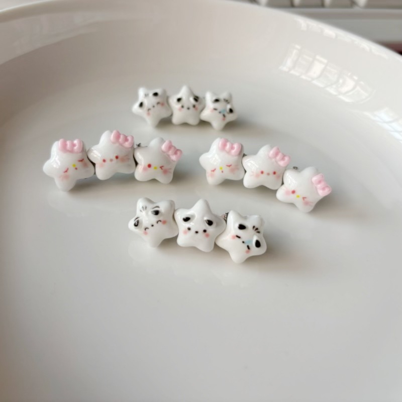 Cute expressions: Kitten Pacha, dog star, duckbill clip, sweet and girlish heart, bangs, side hair clip, cartoon headwear for girls full figure