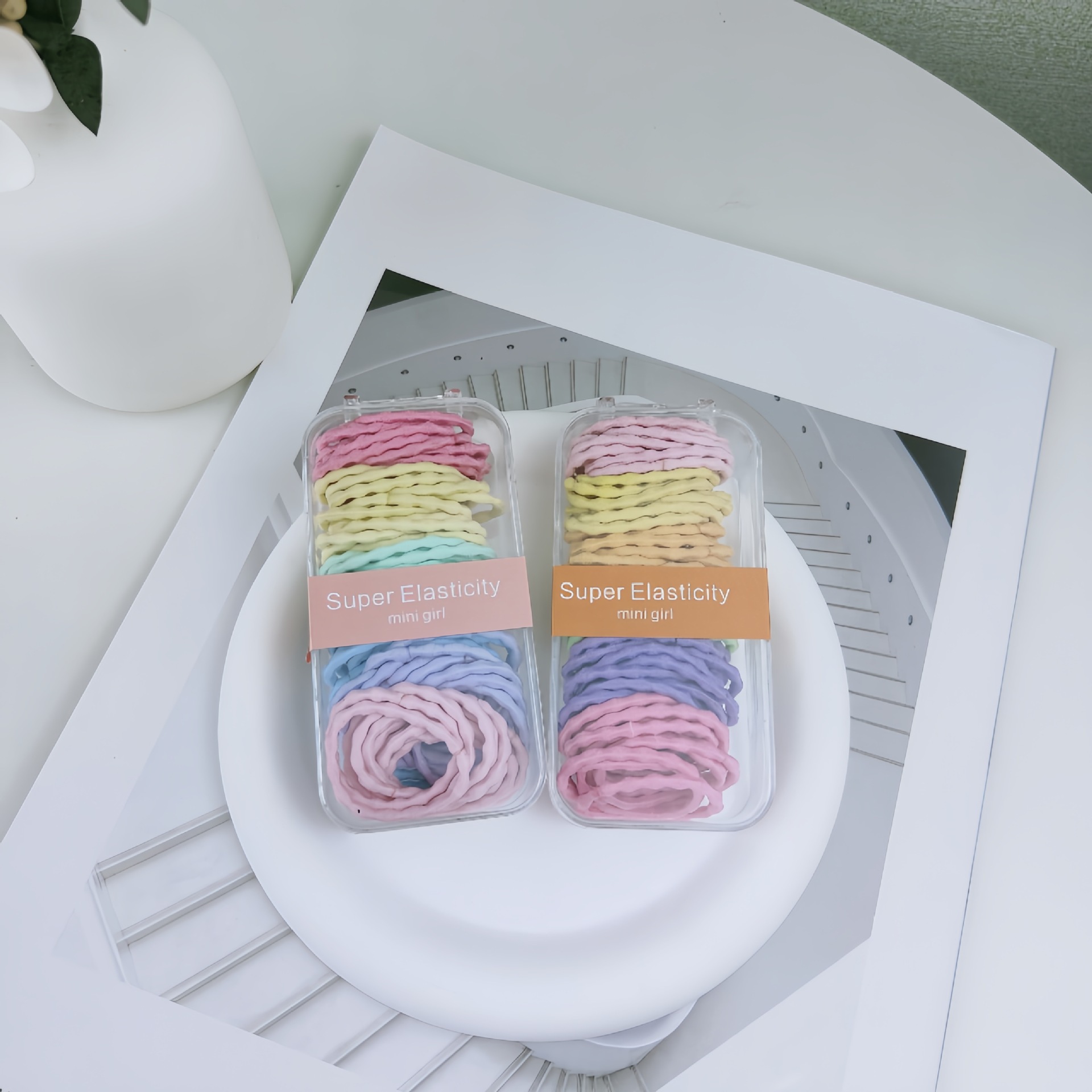60 colorful, simple and basic bean-style smooth hair bands, high-elasticity, versatile and durable children's ponytail hair ties in a box Application Scenario