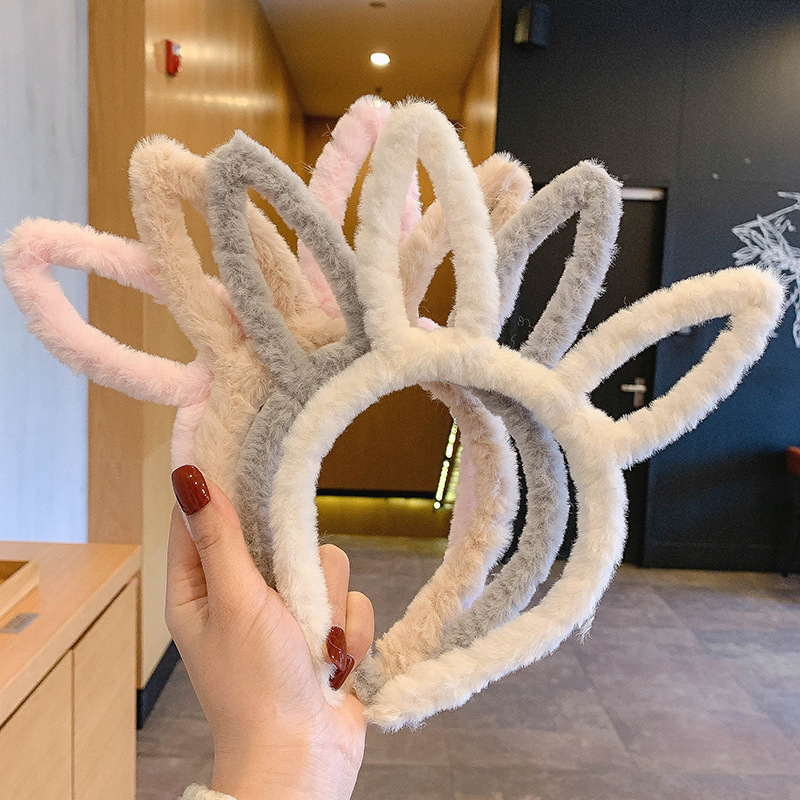 Plush and cute rabbit bear hair band, hair clip, three-dimensional hair pressing, versatile, go out to wash your face, headband, hair accessory manufacturer wholesale details Picture