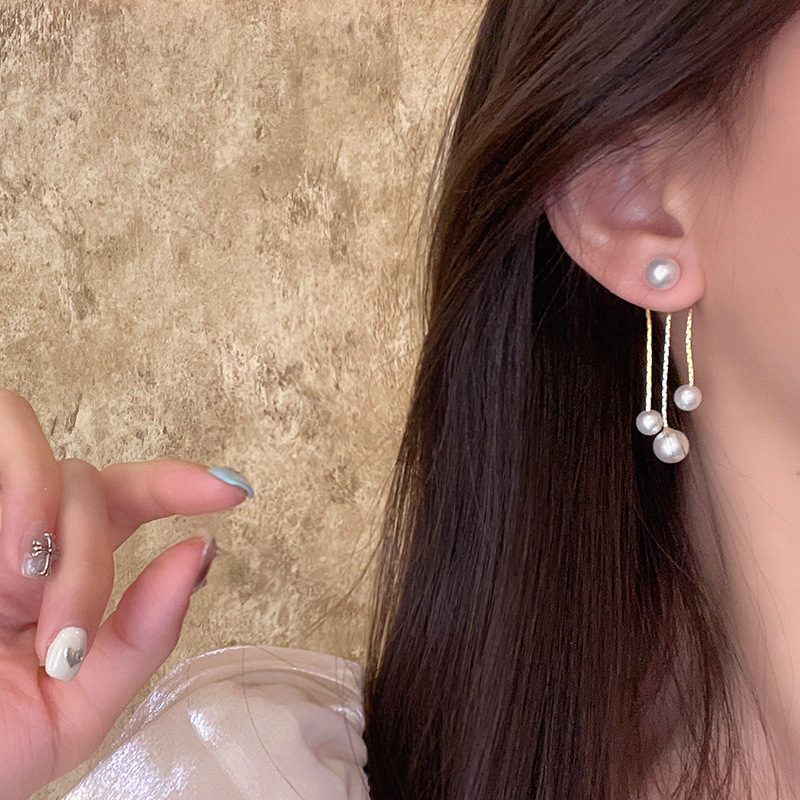 High-end tassel pearl earrings, women's light luxury and fashionable style, long earrings, niche and unique, versatile earrings wholesale Application Scenario