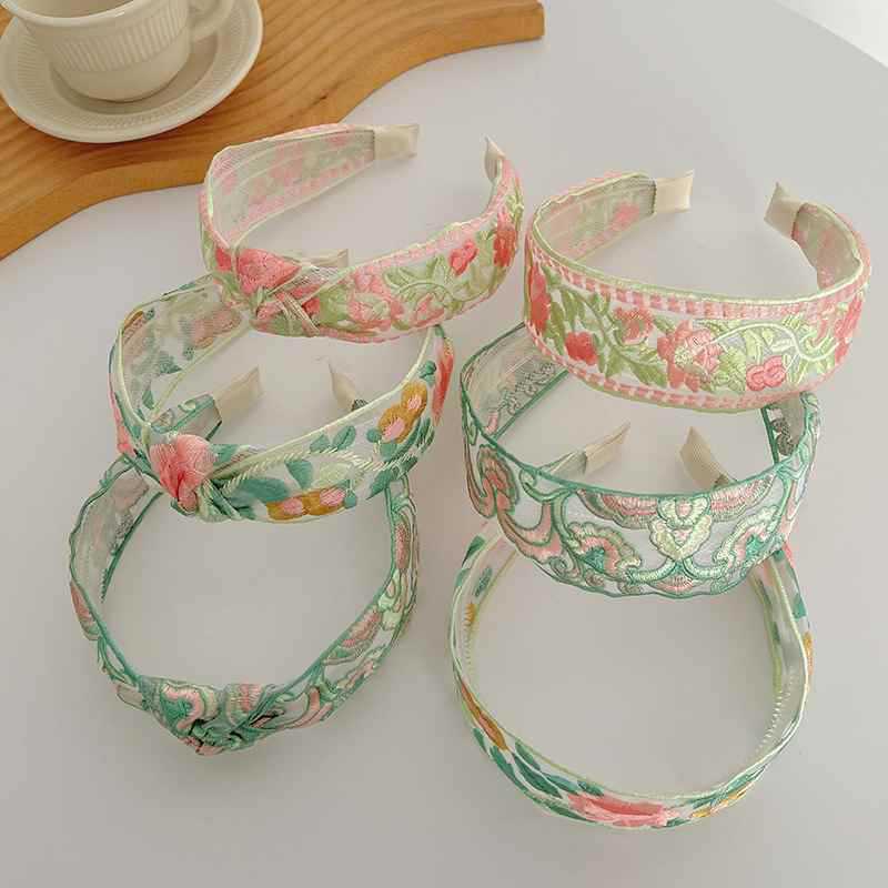 New Chinese-style embroidered flower headband for women, exquisite ethnic style floral cotton and linen fabric wide-edge headband hair accessory full figure