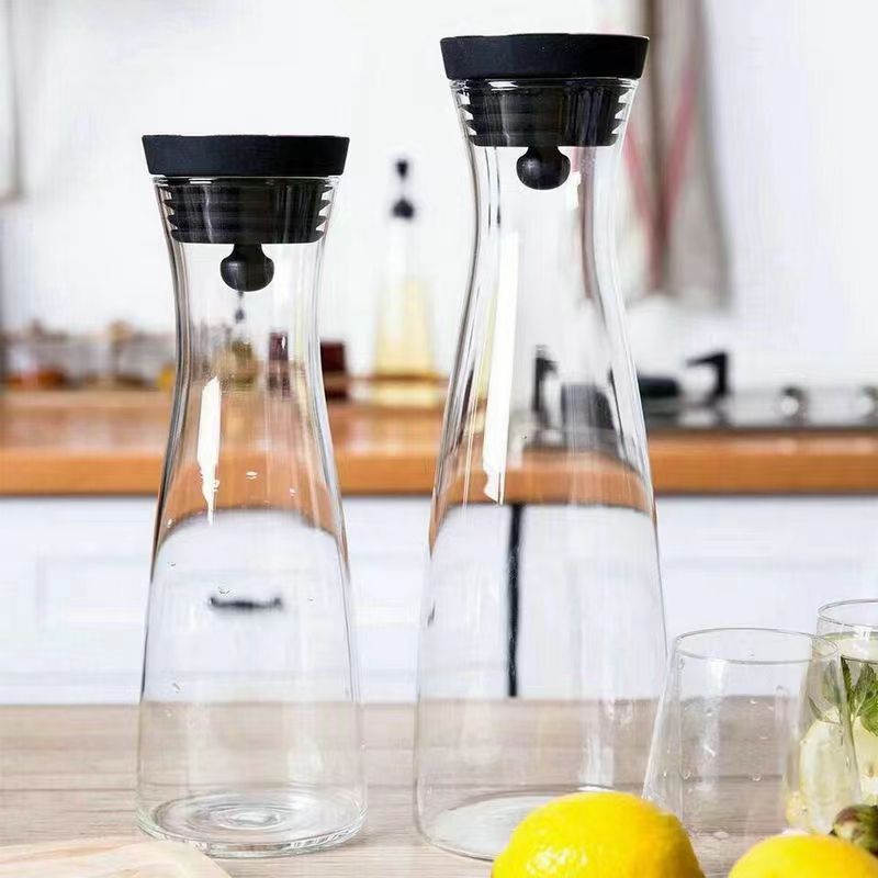 Household transparent glass cold water kettle, creative high borosilicate glass kettle, boiling water kettle, juice kettle, cooling water kettle, tying pot full figure