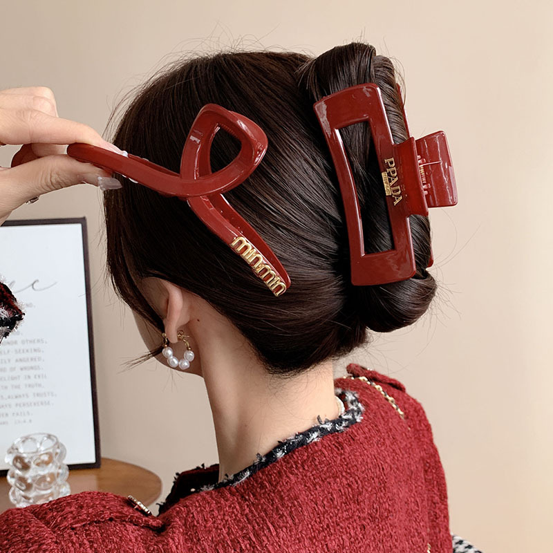 New Year retro large red grabber for women's back head updo shark clip 2024 New autumn and winter clip headwear details Picture
