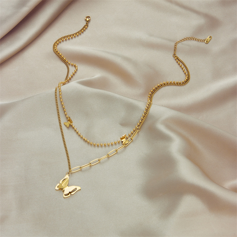 A Korean-style Instagram niche design double-layered, cold three-dimensional butterfly accessory necklace with a titanium steel metal style Specification drawing