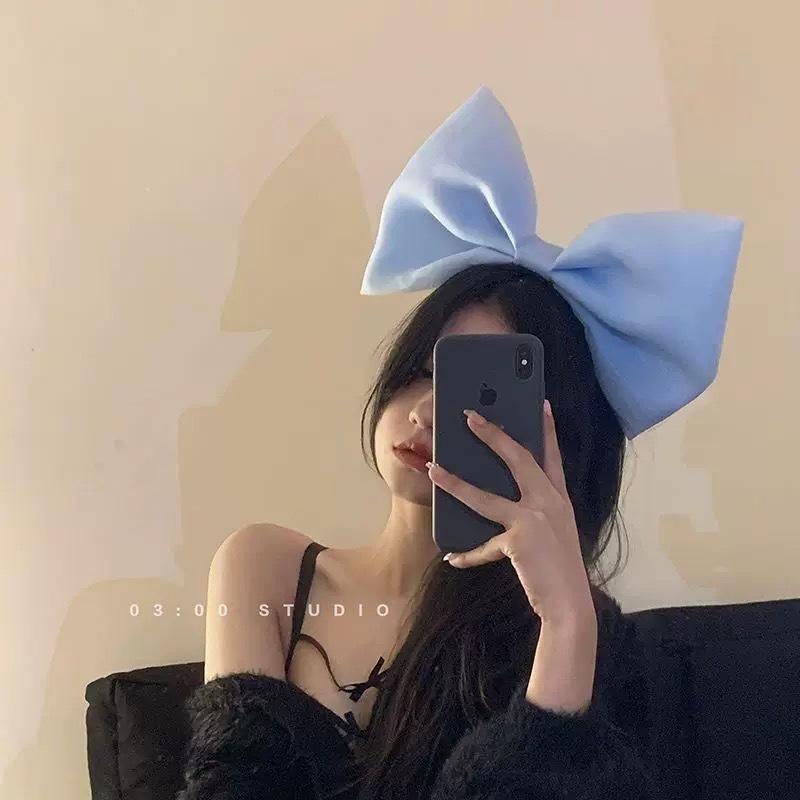 The oversized bow headband exudes a high-end, stylish and fashionable vibe. The high hairpin on the top of the head is versatile for going out and a cute birthday headband Specification drawing