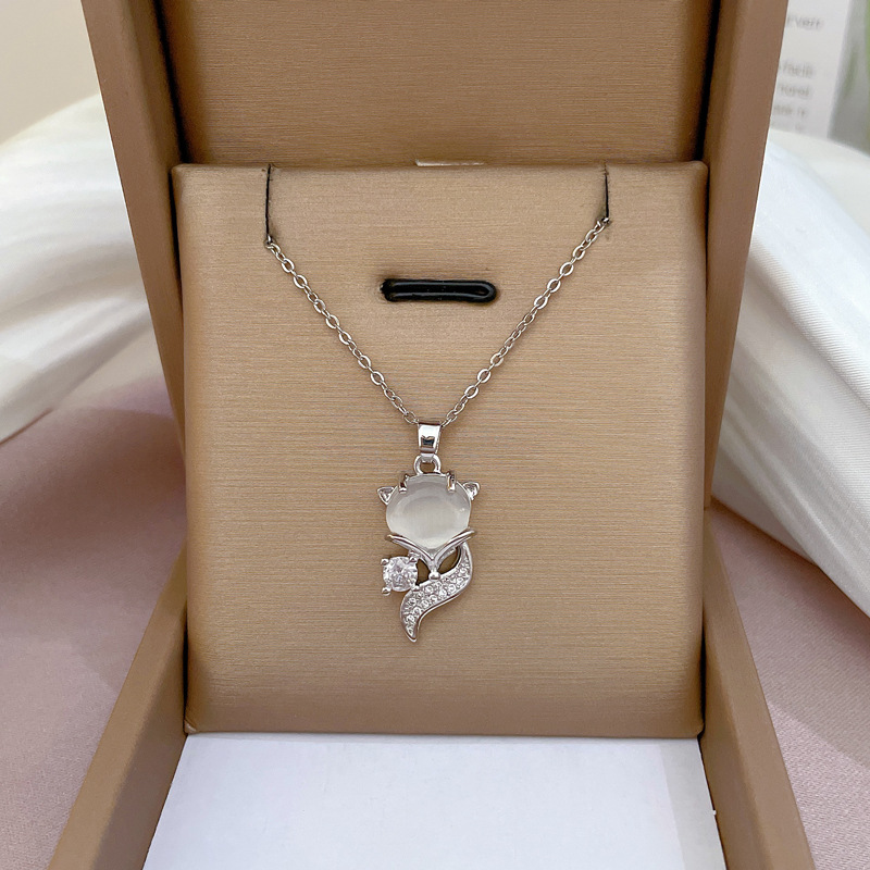 【 Titanium Steel 】 Light luxury slightly inlaid real gold fox cat's eye stone necklace, new women's collarbone chain, light luxury and niche design sense details Picture