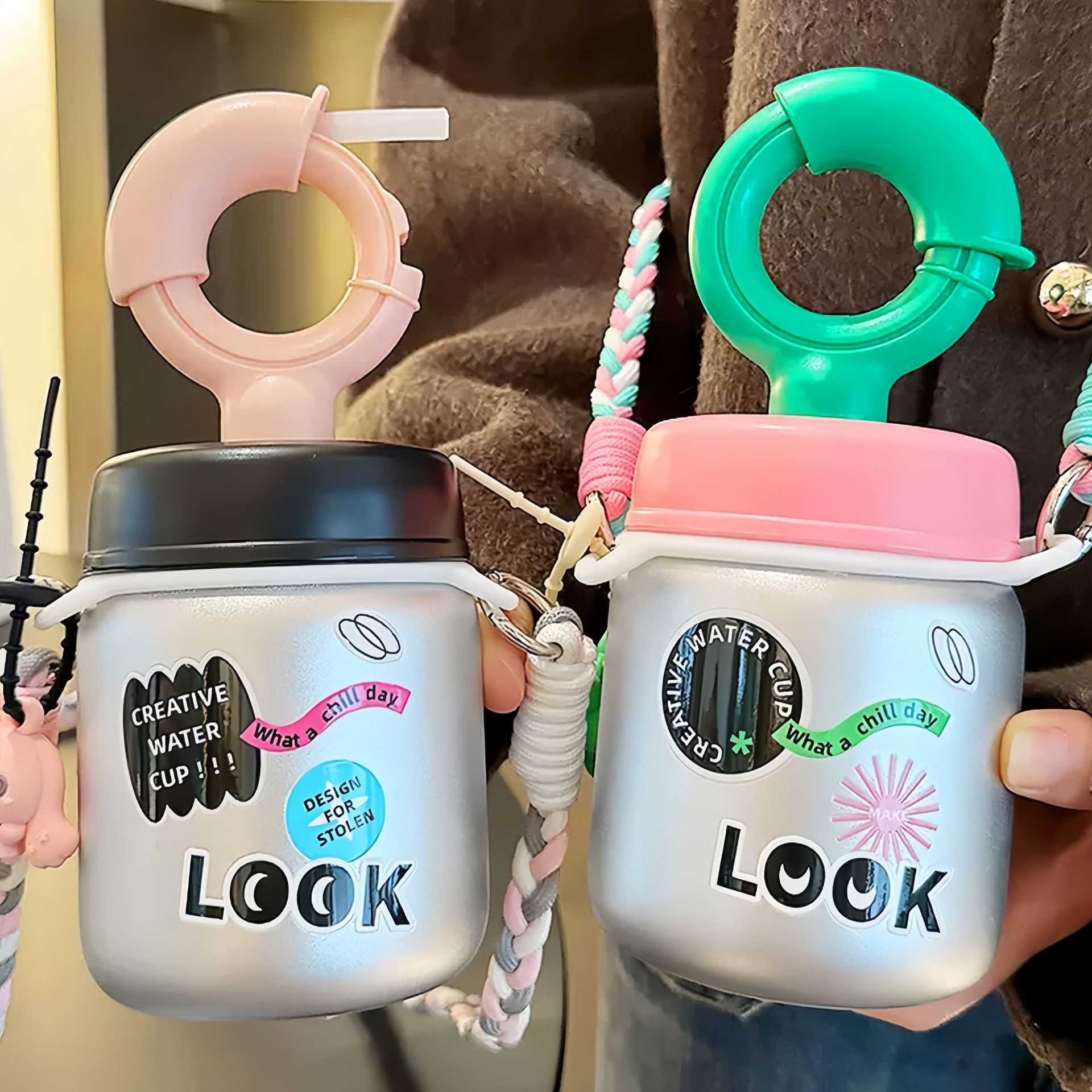 Creative ring-shaped glass cup, simple and heat-resistant student straw cup, slanted girl's office Ins-style coffee cup full figure
