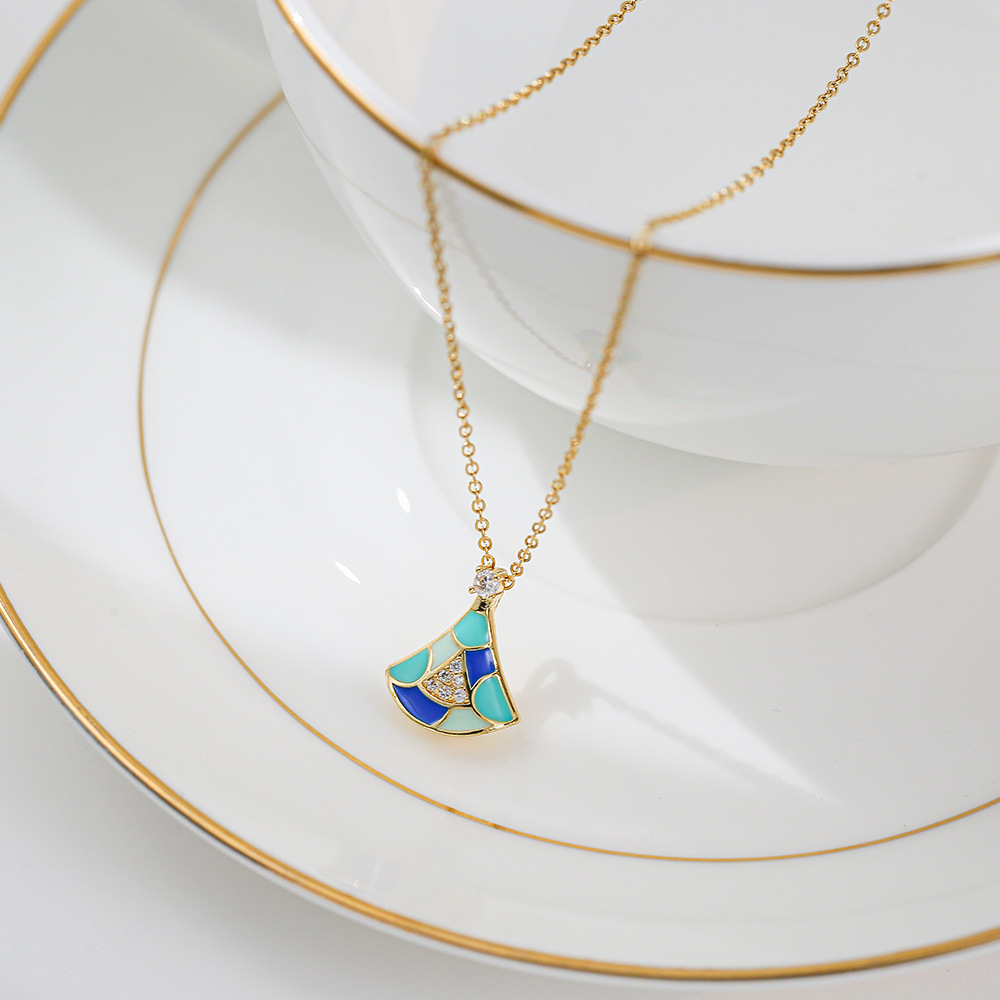 Korean-style colorful oil-dripping dress necklace for women, simple 18k gold-plated design sense fan-shaped collarbone chain titanium steel jewelry Specification drawing
