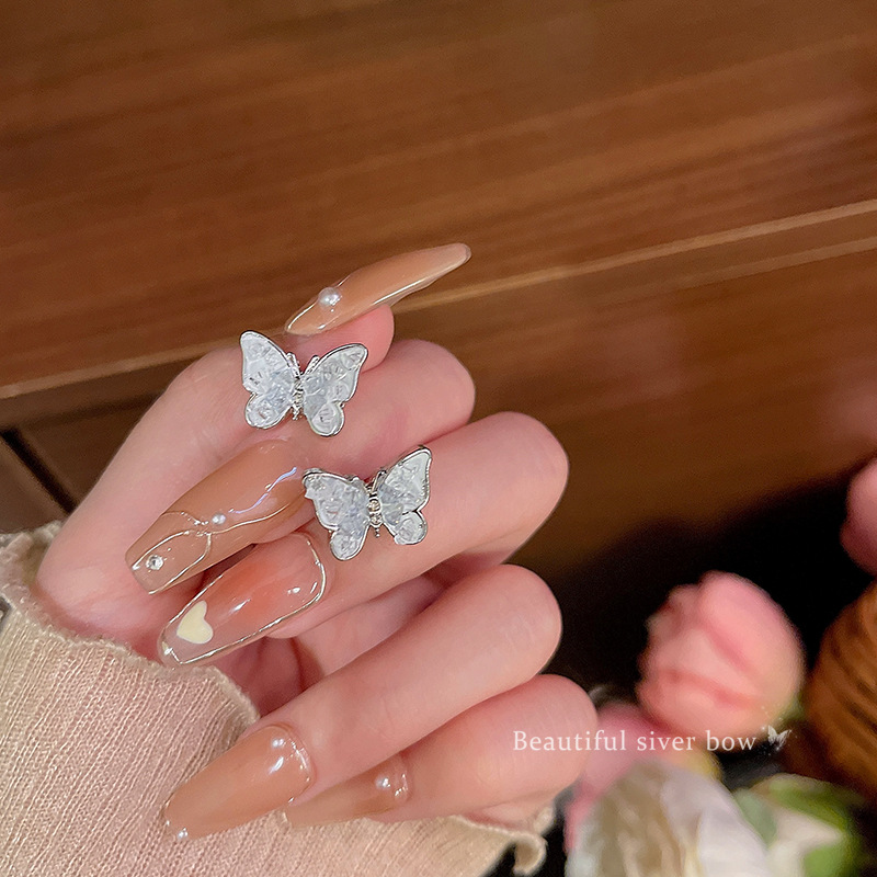 Super ethereal blue crystal butterfly earrings, ins style, versatile and high-end stud earrings, trendy and popular online celebrity earrings wholesale full figure
