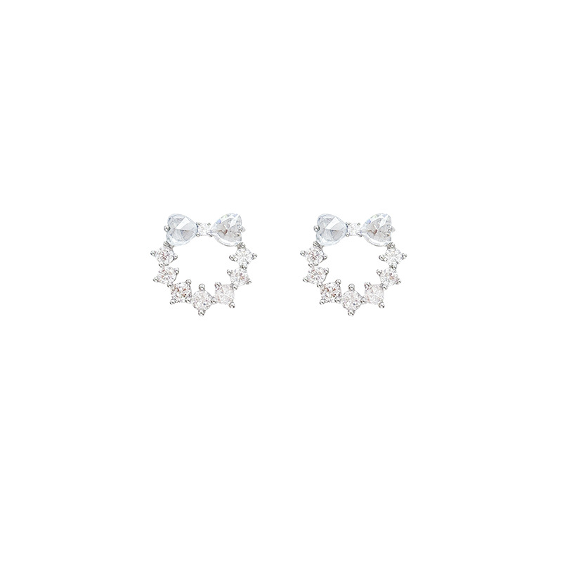 Exquisite diamond-encrusted bow stud earrings for women, with a light luxury and high-end feel, are perfect for summer earrings. Unique and beautiful earrings for women Item Picture