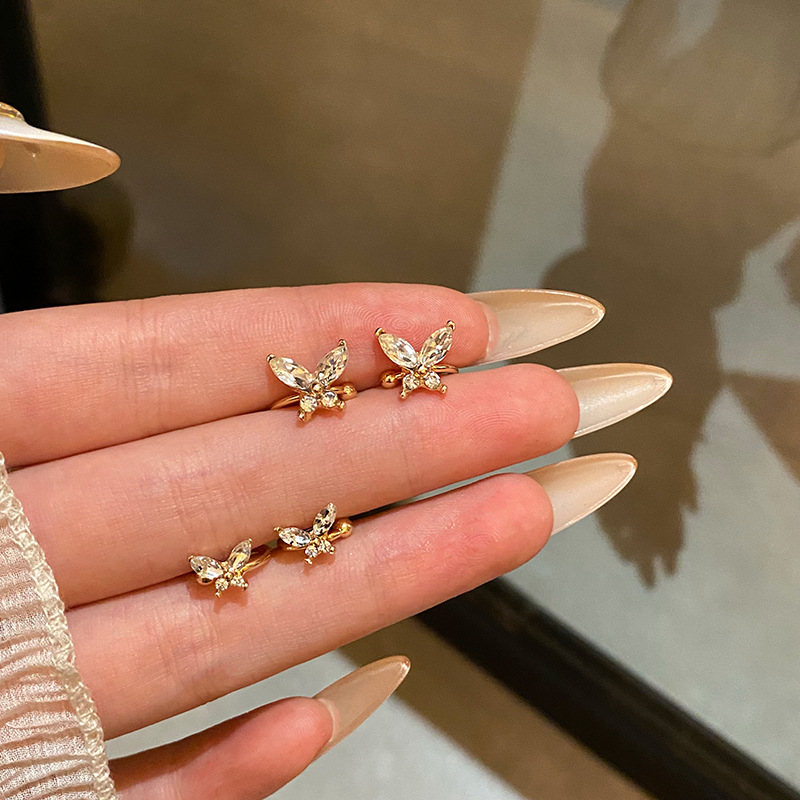 A must-have earring with sparkling diamonds and butterfly ear bone clips for women, exuding an ethereal and high-end charm. It's a new type of earrings from 2025 Specification drawing