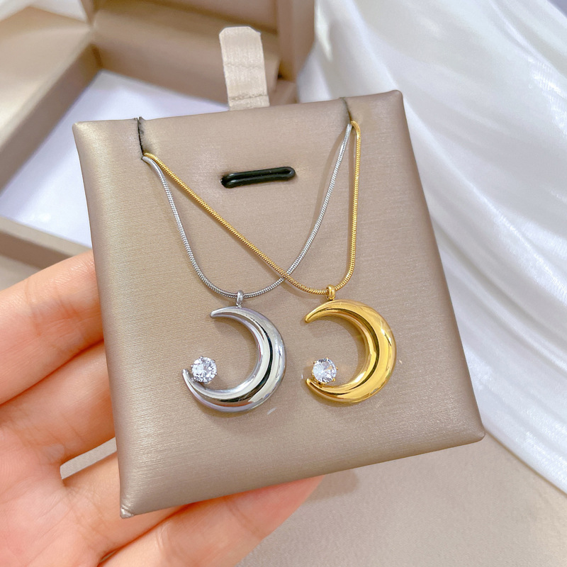 【 All-titanium Steel 】 Moon Zircon minimalist style furnace real gold necklace, female Instagram influencer collarbone chain accessory full figure