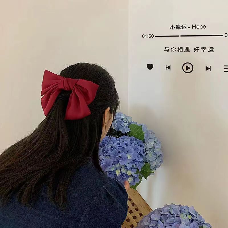 French Chic retro satin large bow hair clip, top clip, back clip, Japanese and Korean Internet celebrity hair clip, hair accessory for women details Picture