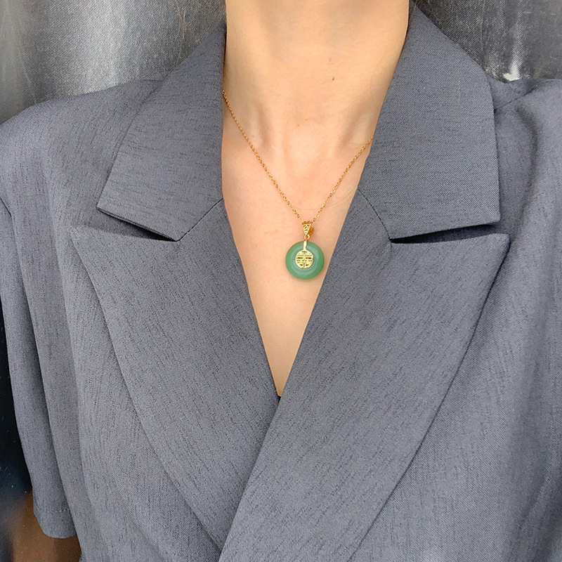 Japanese and Korean light luxury Fuxi double-sided safety pendant titanium steel necklace for women, 18k real gold electroplated coldbone chain, fresh and clean Application Scenario