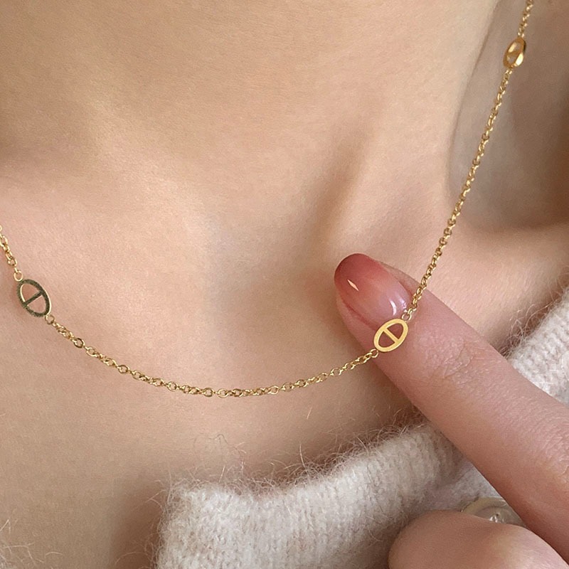 Minimalist and cold style pig nose necklace, versatile daily collarbone chain, fashionable women's necklace, 2023 new style Application Scenario