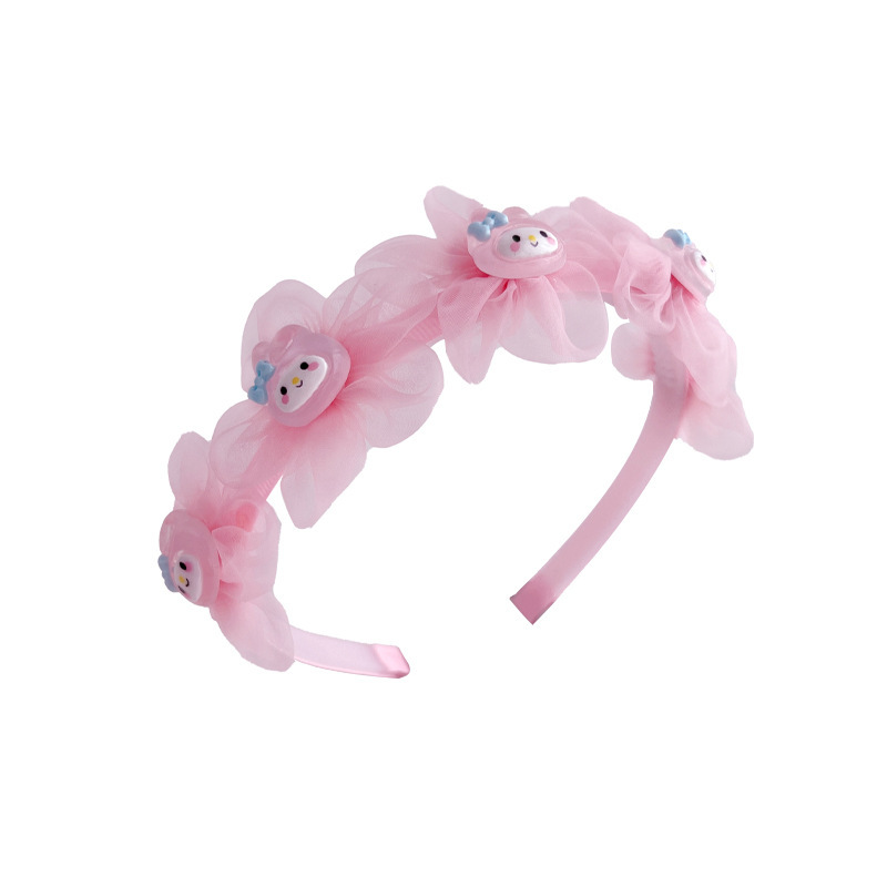 The Kuromi series of children's hair bands have teeth that are anti-slip and won't damage the hair. They are headbands for little girls to organize broken hair clips and headwear Item Picture