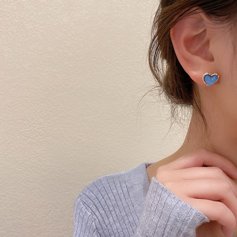 s925 silver needle blue heart-shaped stud earrings, a small, cute and elegant Korean Instags-style earring, the same as the popular earrings on Internet details Picture