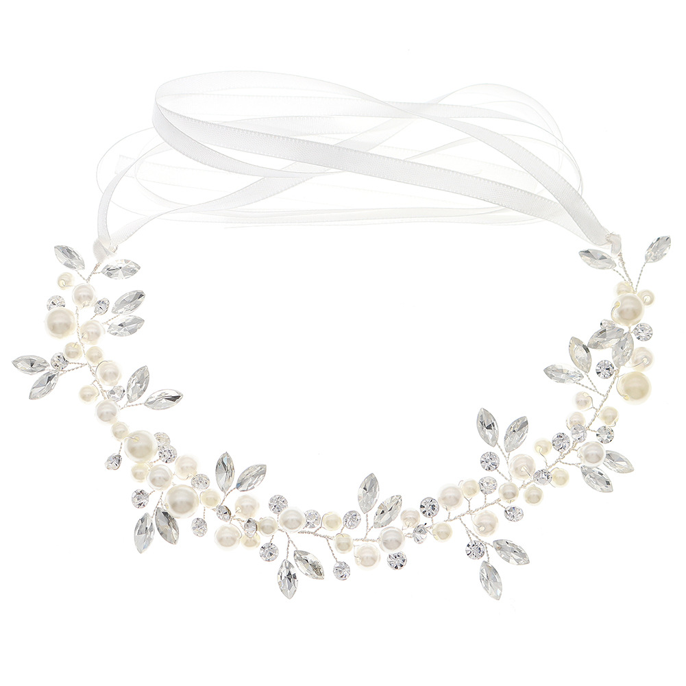The new accessories are simple and elegant. They are leaf hair accessories, handcrafted rhinestone and pearl hair bun headwear, and hair bands for brides, wedding gowns and evening gowns Item Picture