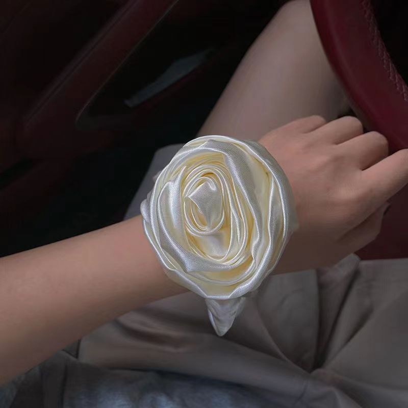 Rose hair tie, three-dimensional flower large intestine hair tie, ins retro artistic school style, satin flower high-end hair accessory Specification drawing