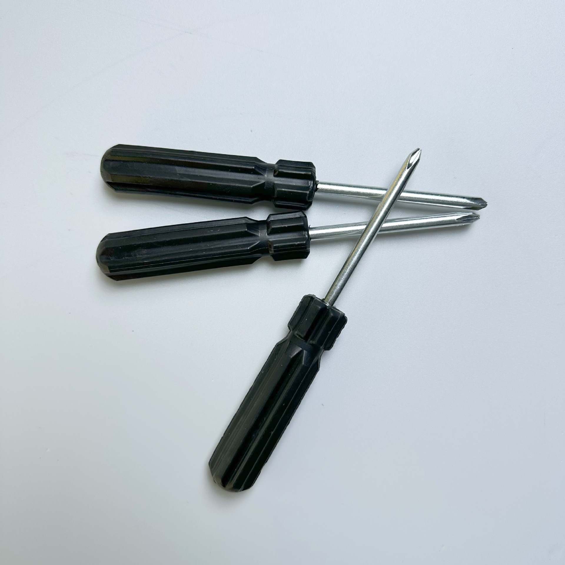 Factory wholesale of black handle 5.0 screwdrivers with magnetic screwdrivers, furniture and home decoration delivery screwdrivers Specification drawing