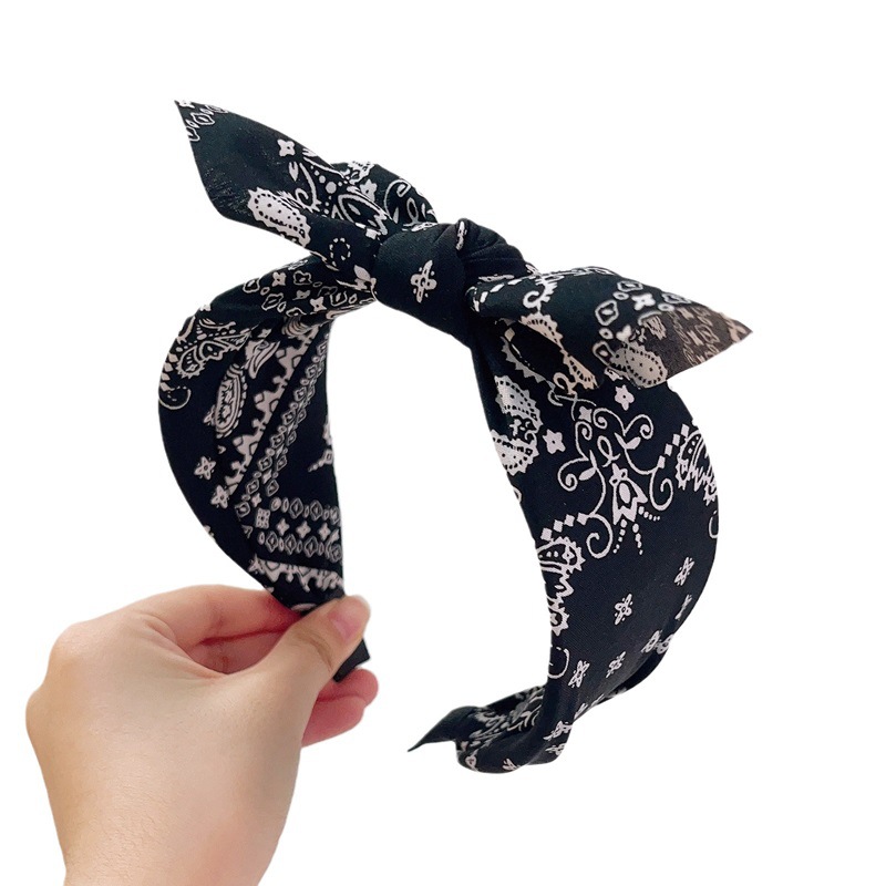 The retro cashew flower rabbit ear wide-brimmed hairband is a popular spring and summer female face-washing hair straightener, headband and hair clip accessory Item Picture