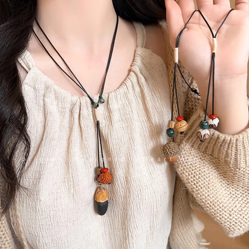 New Chinese-style ceramic pine nut woven necklace for women, retro ethnic style, fashionable collarbone chain, niche design sense neckchain full figure