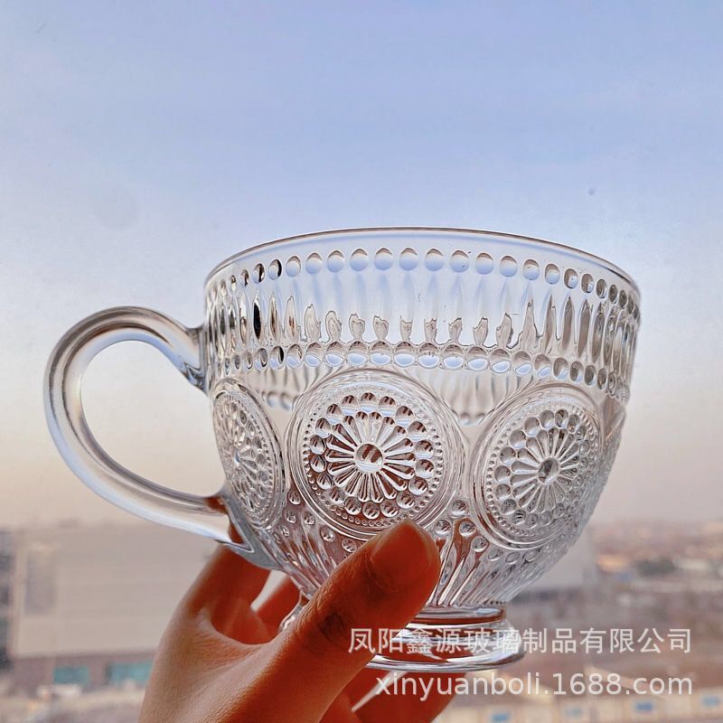 Glass cup, embossed sunflower water cup, summer milk breakfast oatmeal cup, ins style household tea cup with handle spoon Application Scenario