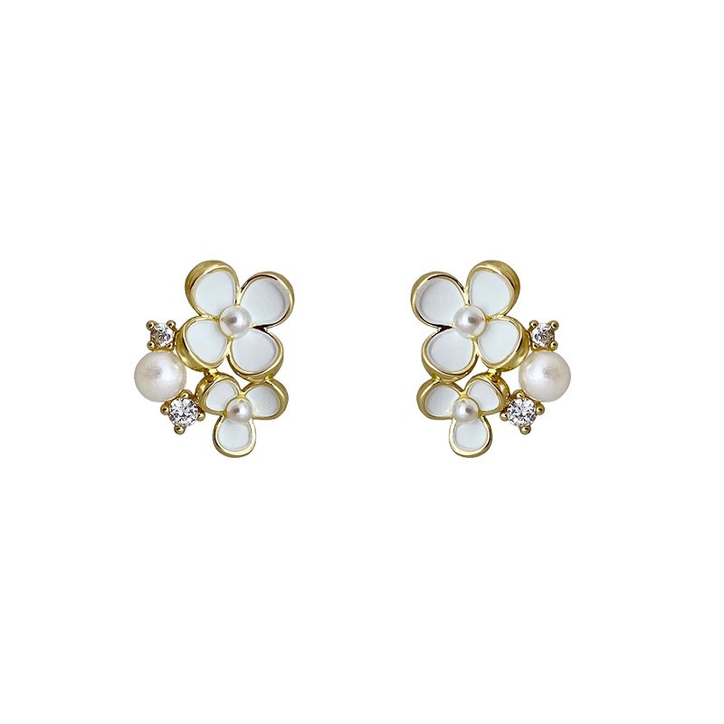 Pure white sweet gardenia flower zircon earrings, a woman's Korean-style light luxury style, small stud earrings, a sense of high-end sophistication, exquisite earrings Item Picture