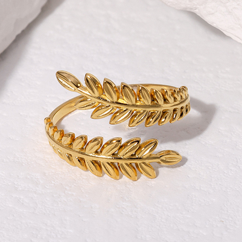 Yiwu manufacturer titanium steel joint ring for women, no color fading, geometric hollowed-out, European and American ins trend cross-border exclusive, hot-selling style details Picture