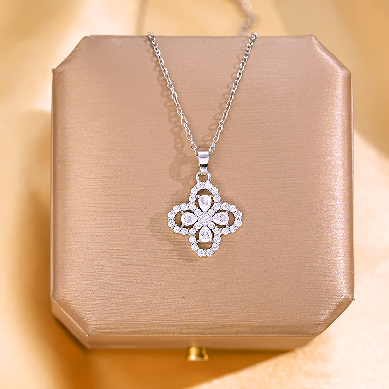 A genuine gold electroplated four-leaf clover necklace with full diamonds, a fashionable and light luxury zircon pendant, a titanium steel collarbone chain, and a high-end accessory details Picture