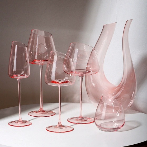 Flamingo wine glass, French slanted concave bottom highball glass, crystal glass, high appearance level, special for couples full figure