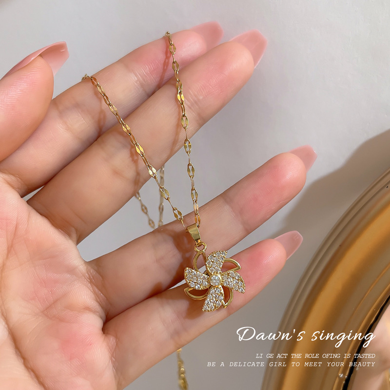 【 Titanium Steel 】 Rotating windmill perforated full diamond, light luxury and elegant, full diamond necklace, versatile for women, collarbone chain, titanium steel Specification drawing