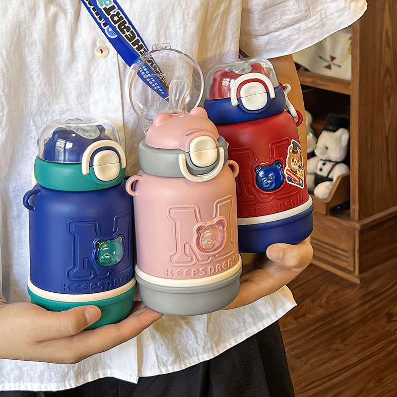 This insulated cup is specially designed for children and students. It is cute and portable, made of 304 stainless steel, and has a high appearance level. It is a water cup for home use full figure