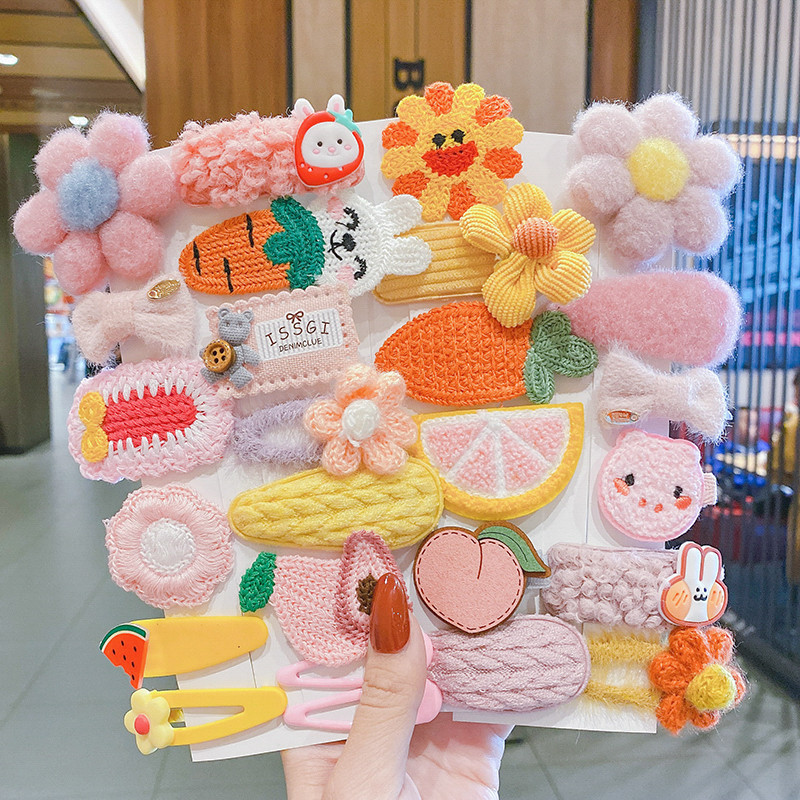 Autumn and winter children's hair clips, cartoon plush hair clips, cute baby hair clips, headwear, Korean princess girls' hair accessories details Picture