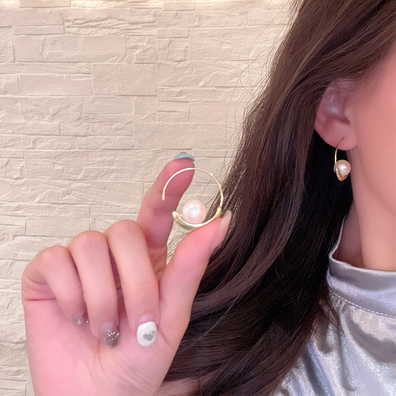 Light luxury, fashionable and simple pearl ear rings, new spring trendy earrings for women, high-end and unique trendy earrings wholesale details Picture