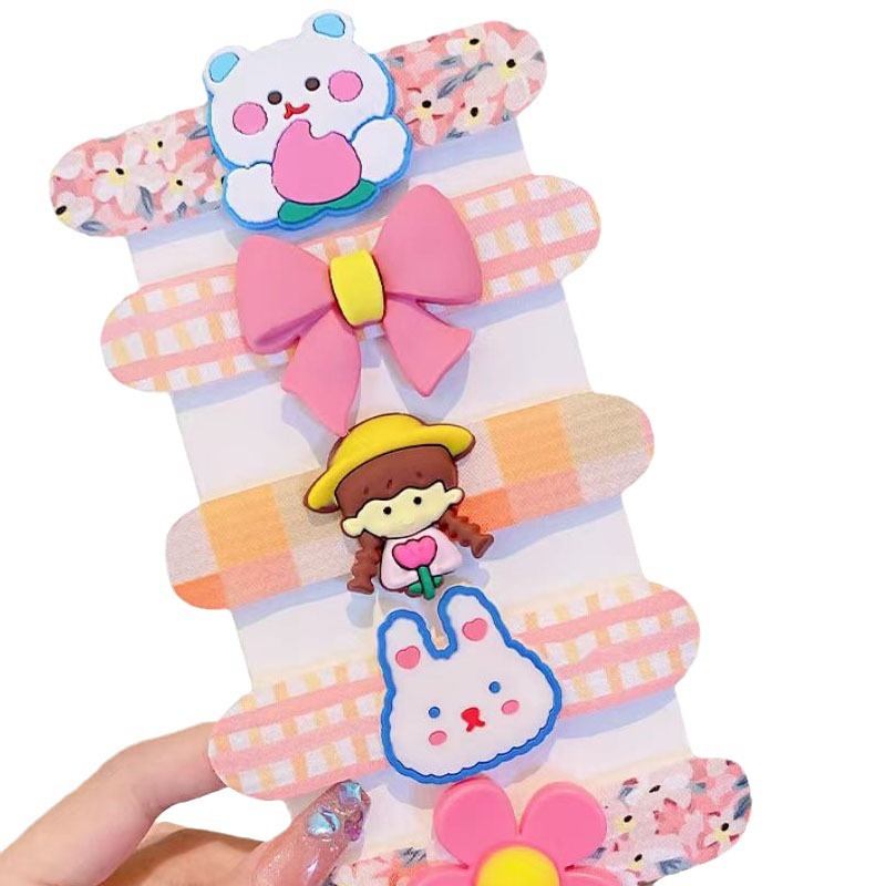 Baby short bangs, hair-breaking Velcro, a hair band that won't hurt girls' hair, and a hair clip that can be attached to the back of a baby's head. A perfect combing tool Item Picture